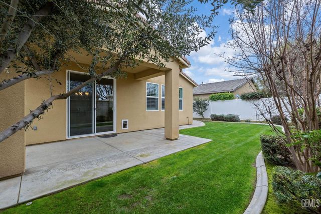 12612 Abercromby Drive, Bakersfield, CA 93312