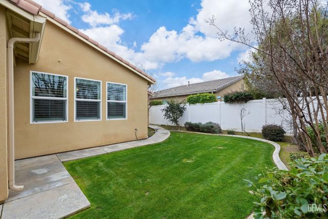 12612 Abercromby Drive, Bakersfield, CA 93312