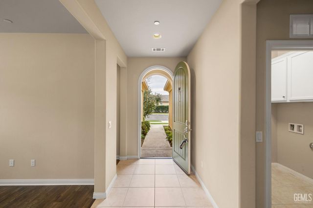 12612 Abercromby Drive, Bakersfield, CA 93312