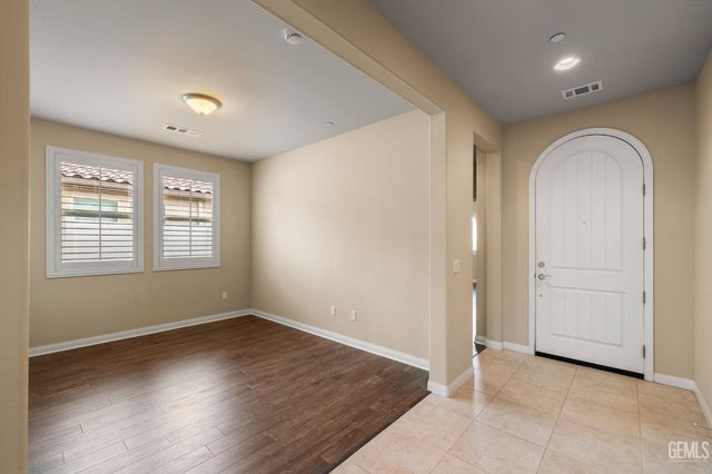 12612 Abercromby Drive, Bakersfield, CA 93312