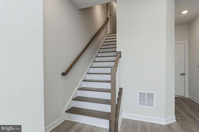 10689 FAIRGROUNDS DR, Fairfax, VA 22030