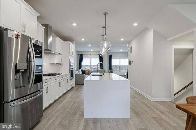 10689 FAIRGROUNDS DR, Fairfax, VA 22030