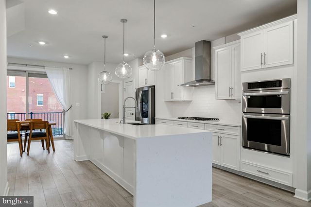 10689 FAIRGROUNDS DR, Fairfax, VA 22030