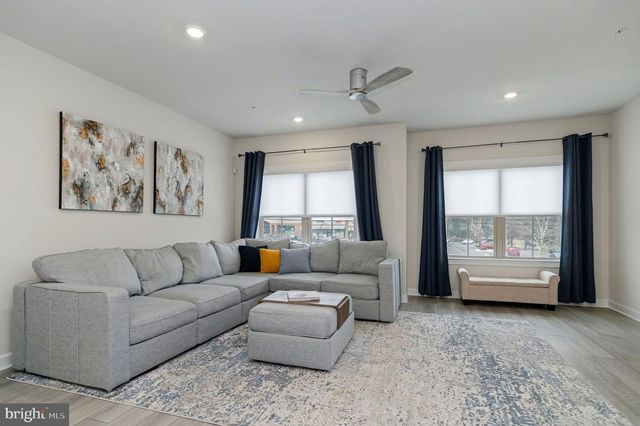 10689 FAIRGROUNDS DR, Fairfax, VA 22030