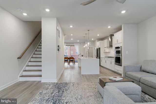 10689 FAIRGROUNDS DR, Fairfax, VA 22030