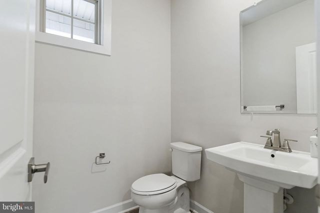 10689 FAIRGROUNDS DR, Fairfax, VA 22030