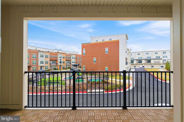 10689 FAIRGROUNDS DR, Fairfax, VA 22030