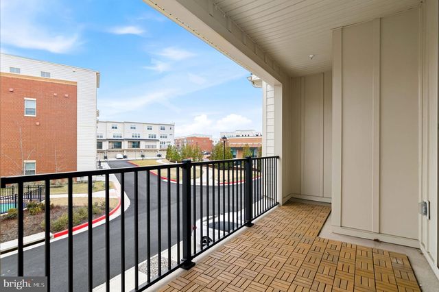 10689 FAIRGROUNDS DR, Fairfax, VA 22030