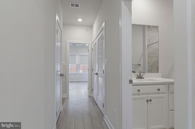 10689 FAIRGROUNDS DR, Fairfax, VA 22030