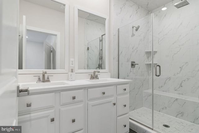 10689 FAIRGROUNDS DR, Fairfax, VA 22030