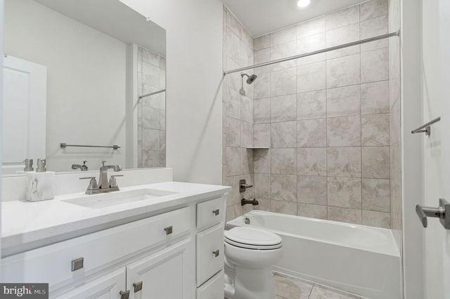 10689 FAIRGROUNDS DR, Fairfax, VA 22030