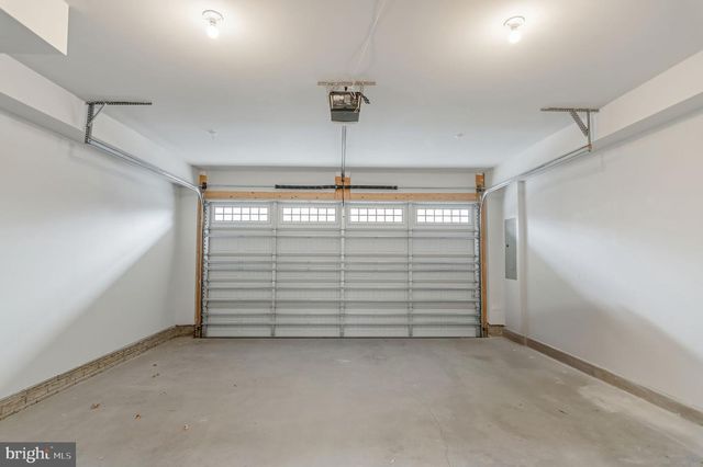 10689 FAIRGROUNDS DR, Fairfax, VA 22030