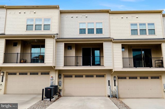 10689 FAIRGROUNDS DR, Fairfax, VA 22030