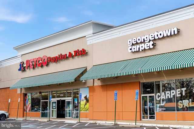 10689 FAIRGROUNDS DR, Fairfax, VA 22030