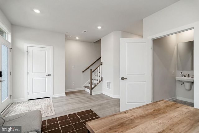 10689 FAIRGROUNDS DR, Fairfax, VA 22030