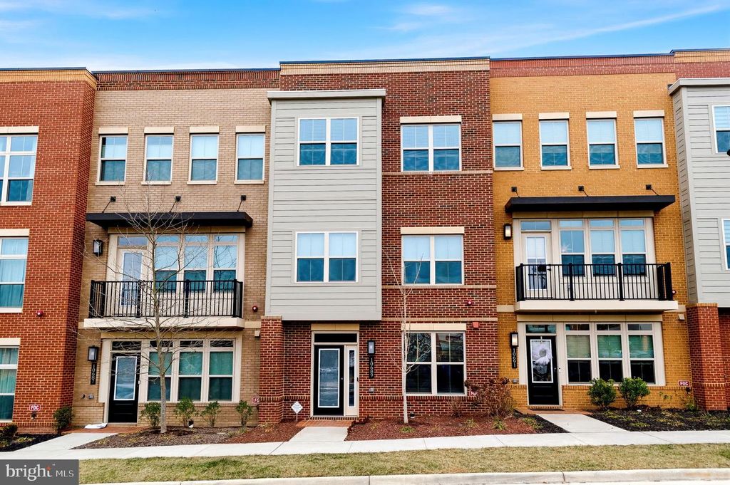 10689 FAIRGROUNDS DR, Fairfax, VA 22030