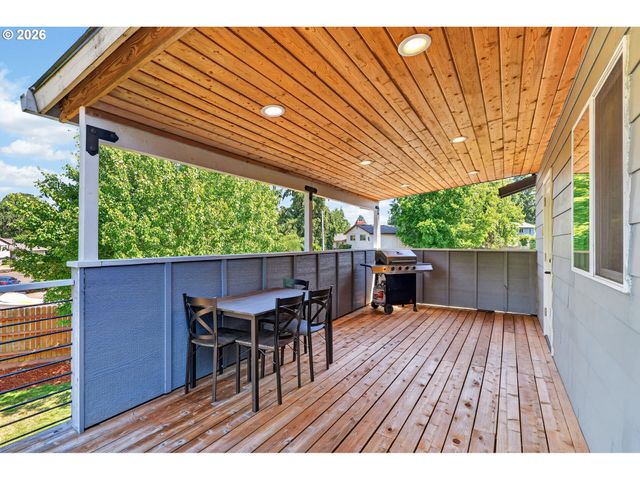 20665 Sw ESSEN Ct, Beaverton, OR 97078