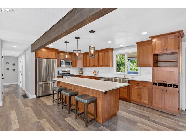 20665 Sw ESSEN Ct, Beaverton, OR 97078
