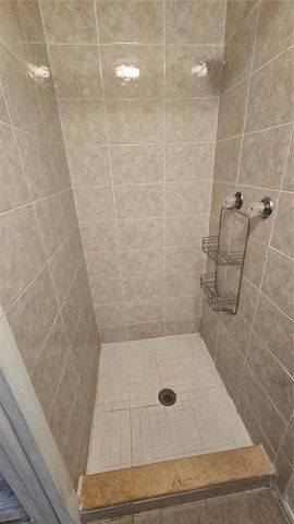 3918 OAK LIMB COURT, Tampa, FL 33614