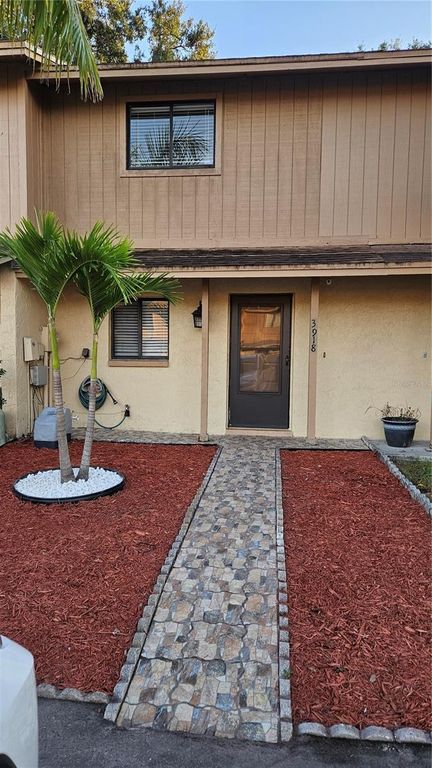 3918 OAK LIMB COURT, Tampa, FL 33614