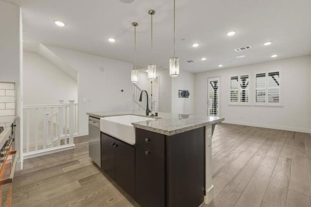 2737 5th Street, Alameda, CA 94501