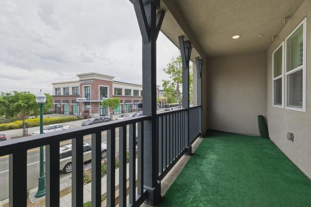 2737 5th Street, Alameda, CA 94501