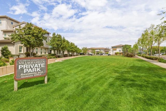 2737 5th Street, Alameda, CA 94501