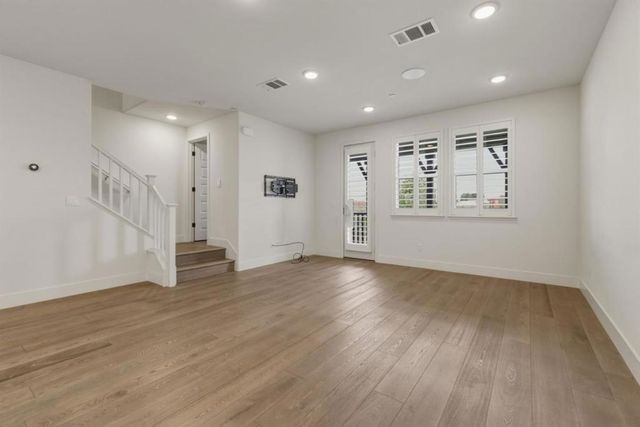 2737 5th Street, Alameda, CA 94501