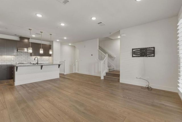 2737 5th Street, Alameda, CA 94501