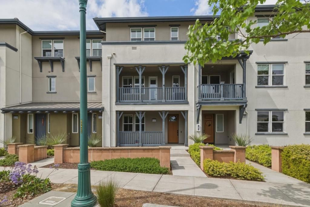 2737 5th Street, Alameda, CA 94501