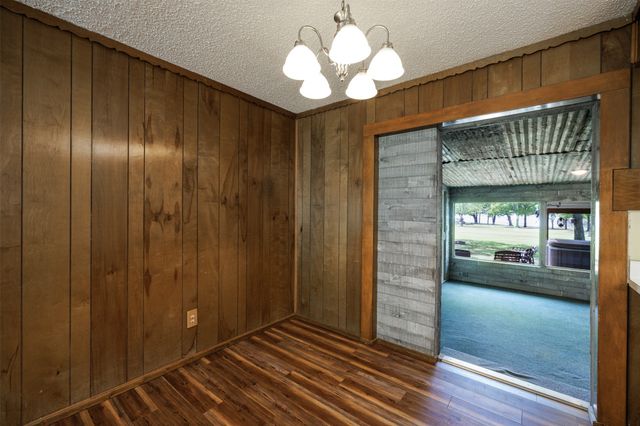 950 Little Oaks Drive, East Tawakoni, TX 75472