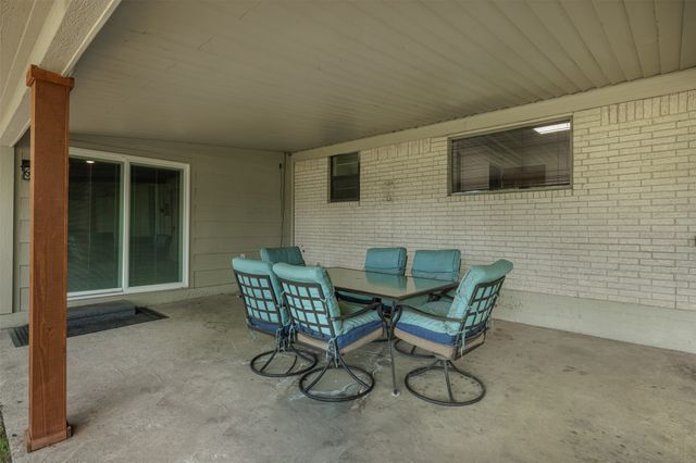950 Little Oaks Drive, East Tawakoni, TX 75472
