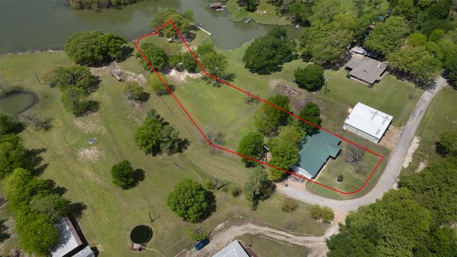 950 Little Oaks Drive, East Tawakoni, TX 75472