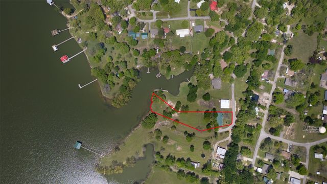 950 Little Oaks Drive, East Tawakoni, TX 75472