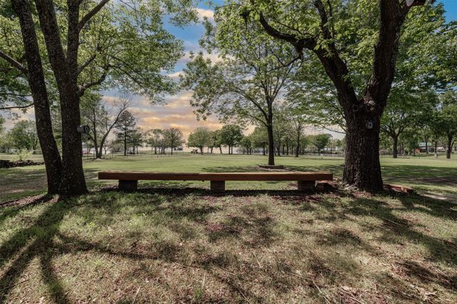 950 Little Oaks Drive, East Tawakoni, TX 75472