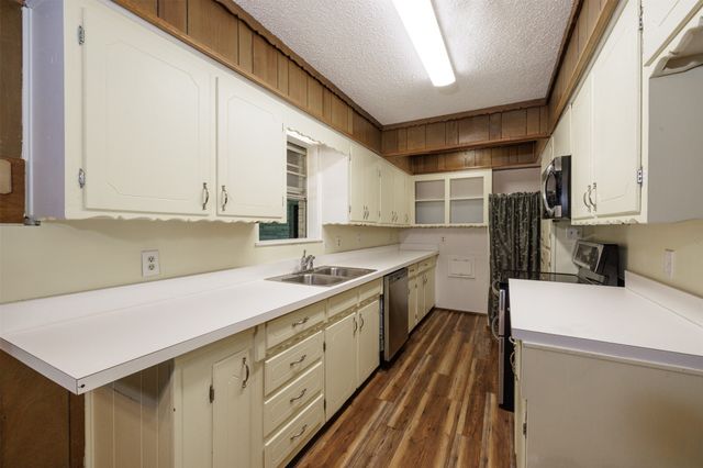 950 Little Oaks Drive, East Tawakoni, TX 75472