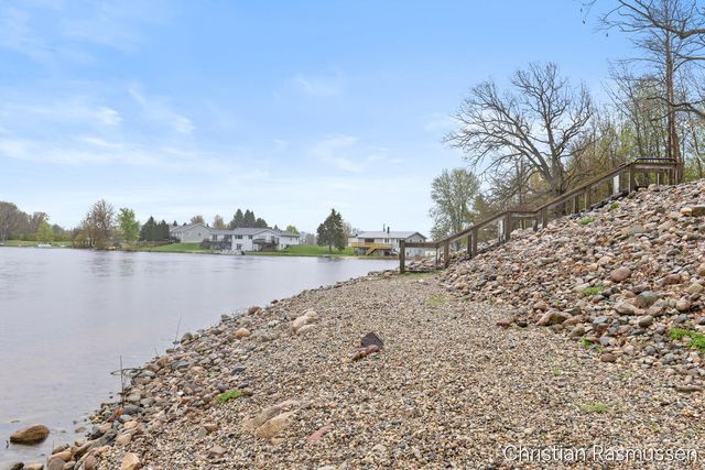 14218 W Church Road, Howard City, MI 49329