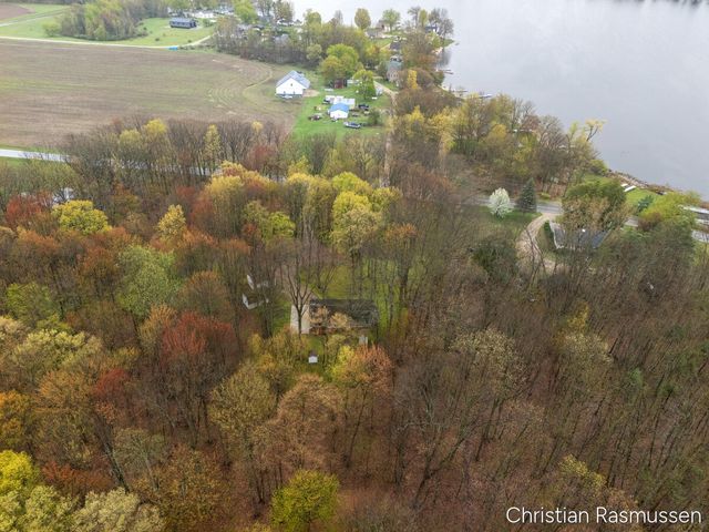 14218 W Church Road, Howard City, MI 49329