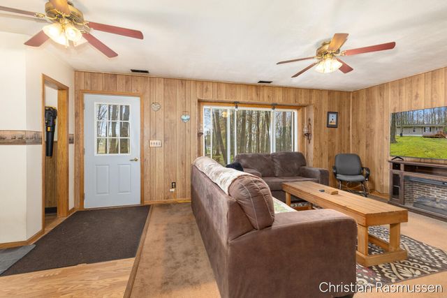 14218 W Church Road, Howard City, MI 49329