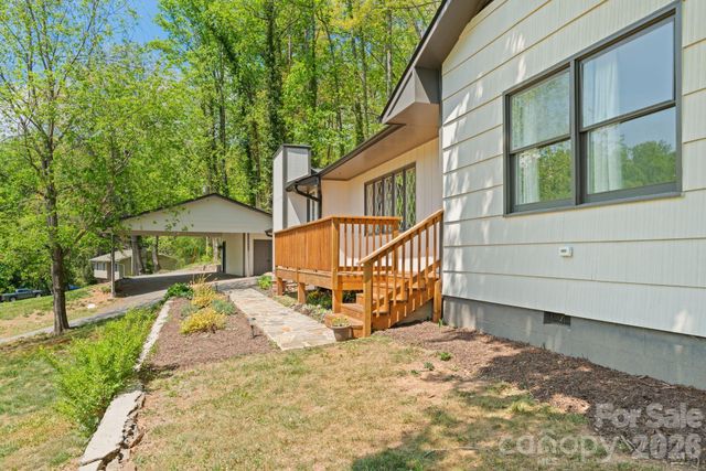70 Melton Road, Candler, NC 28715