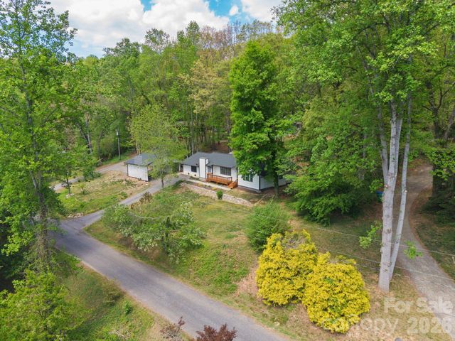 70 Melton Road, Candler, NC 28715