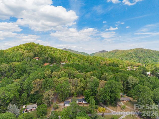 70 Melton Road, Candler, NC 28715