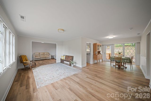 70 Melton Road, Candler, NC 28715