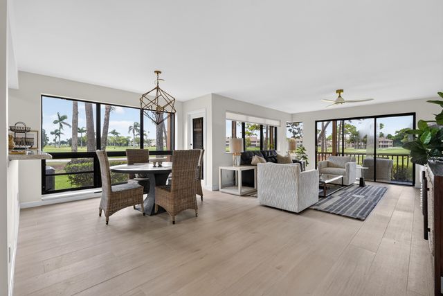 302 Brackenwood Circle, Palm Beach Gardens, FL 33418