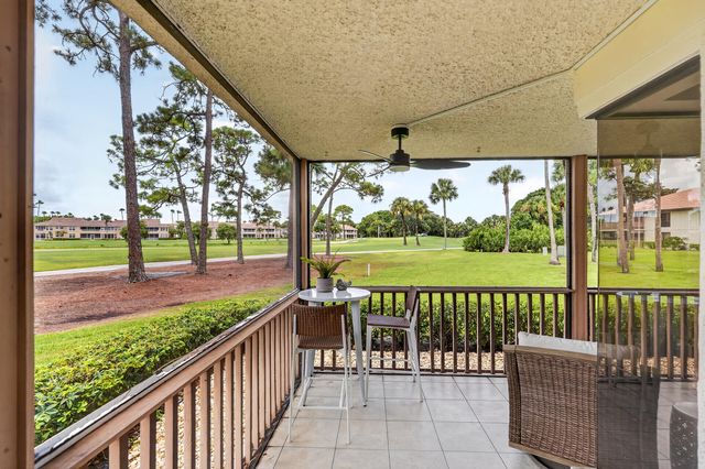 302 Brackenwood Circle, Palm Beach Gardens, FL 33418