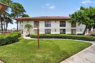 302 Brackenwood Circle, Palm Beach Gardens, FL 33418