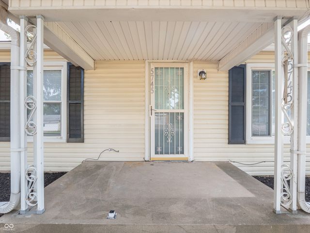 5745 S County Road 150 E, Clayton, IN 46118