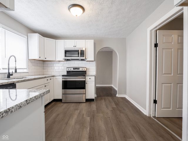 5745 S County Road 150 E, Clayton, IN 46118