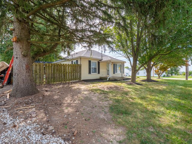 5745 S County Road 150 E, Clayton, IN 46118