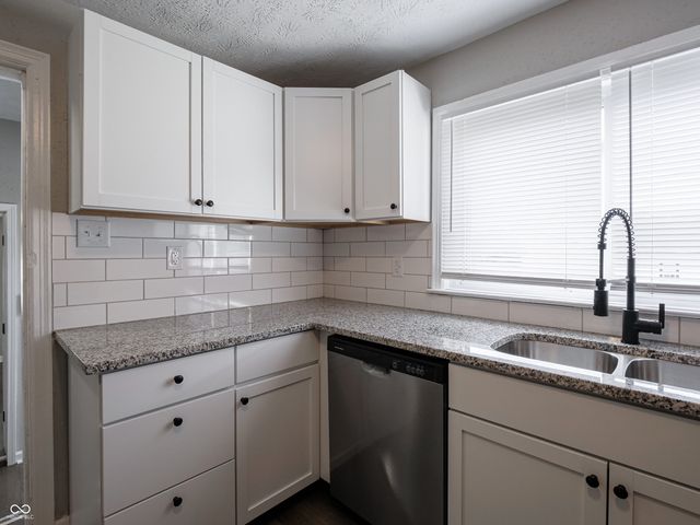 5745 S County Road 150 E, Clayton, IN 46118